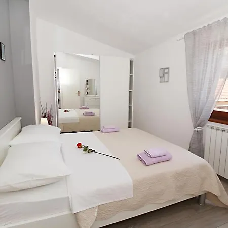 Anda Villa Zára
